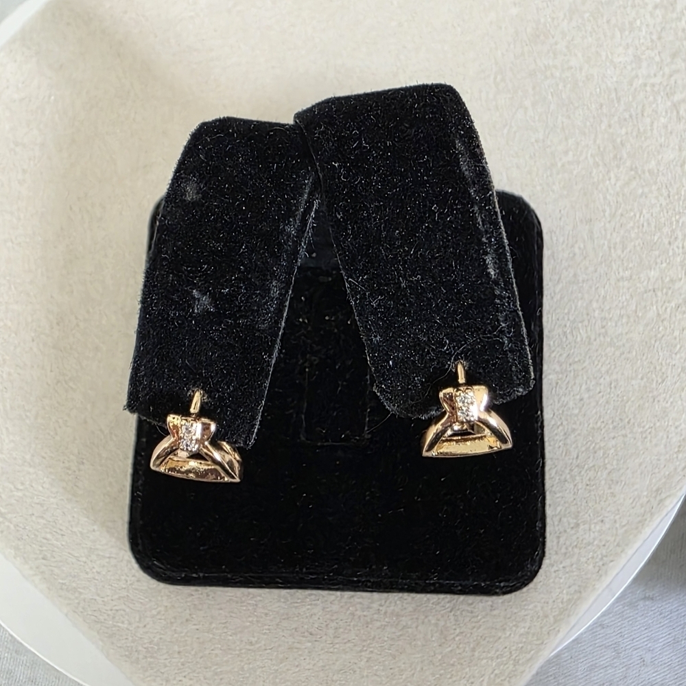 Small Rose Gold Filled D Ring Horsebit Hoop Earrings - Picture 7 of 9